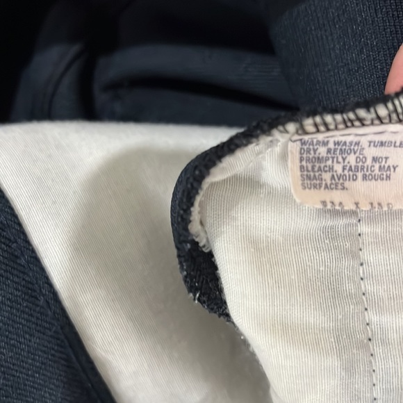 Vintage Black Tag Levi’s in navy 34x30 - Picture 6 of 6